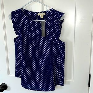 Adorable polka dot navy top!